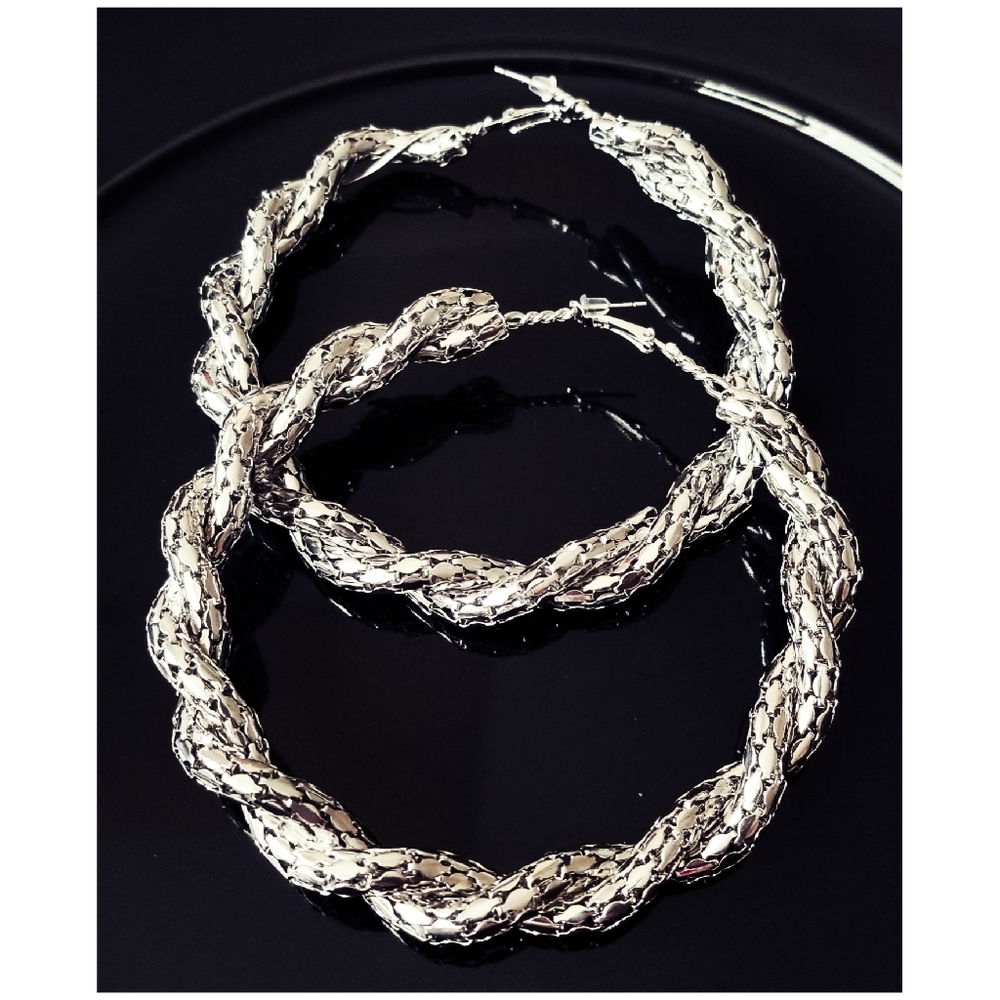 New Xl arge Rope Design Silver Tone Hoop